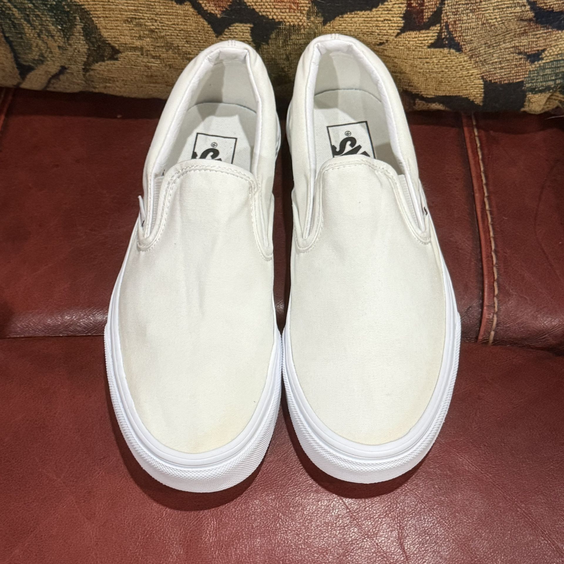 Vans Classic Slip-On Shoes • Unisex • Size 6.5 Men / 8 Women • White Canvas