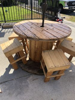 Round Wooden Table 
