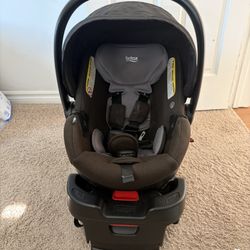 Britax B Lively Travel Infant car seat and Stroller System