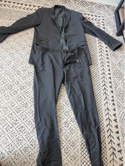 Calvin Klein Men’s Grey Suit