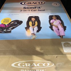 Graco SlimFit 3-in-1 Car seat