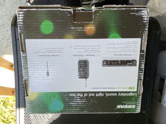 Shure BLX Wireless Presenter: CVL Lavalier Microphone + BLX Bodypack Transmitter + BLX4 Wireless Receiver