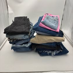 28 Brands Mixed Womens Jeans Reseller Lot various Sizes Denim Wholesale Pants