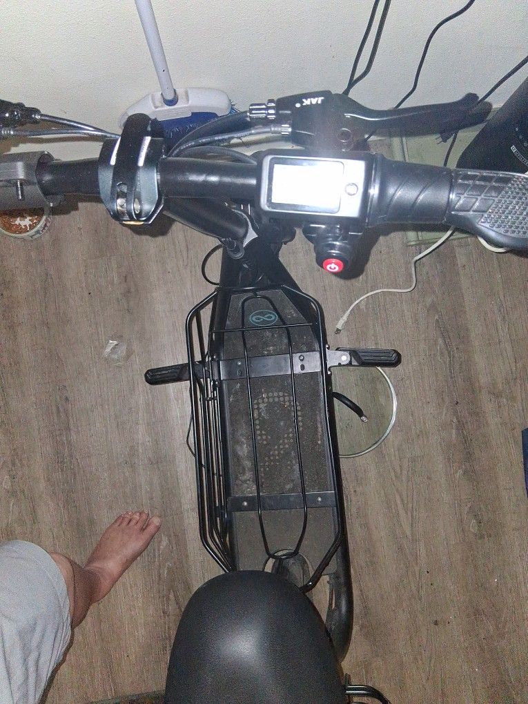 Scoot Escooter With Dog Basket And Lockw/ Charger New