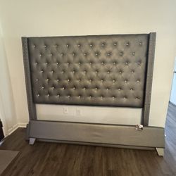 King bed Sofia Vergara collection