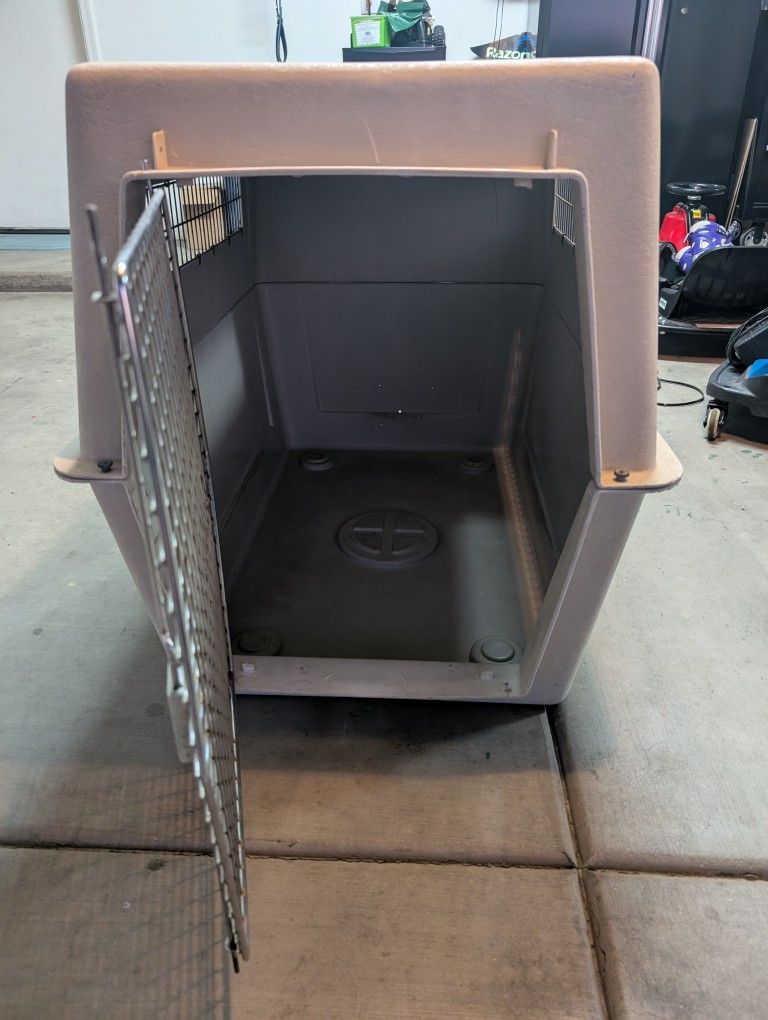 XL Dog Kennel