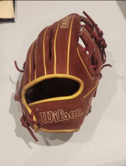 NEW Wilson A2000 Nov 2022 GOTM 11.75" Infield Glove - Crimson Velvet