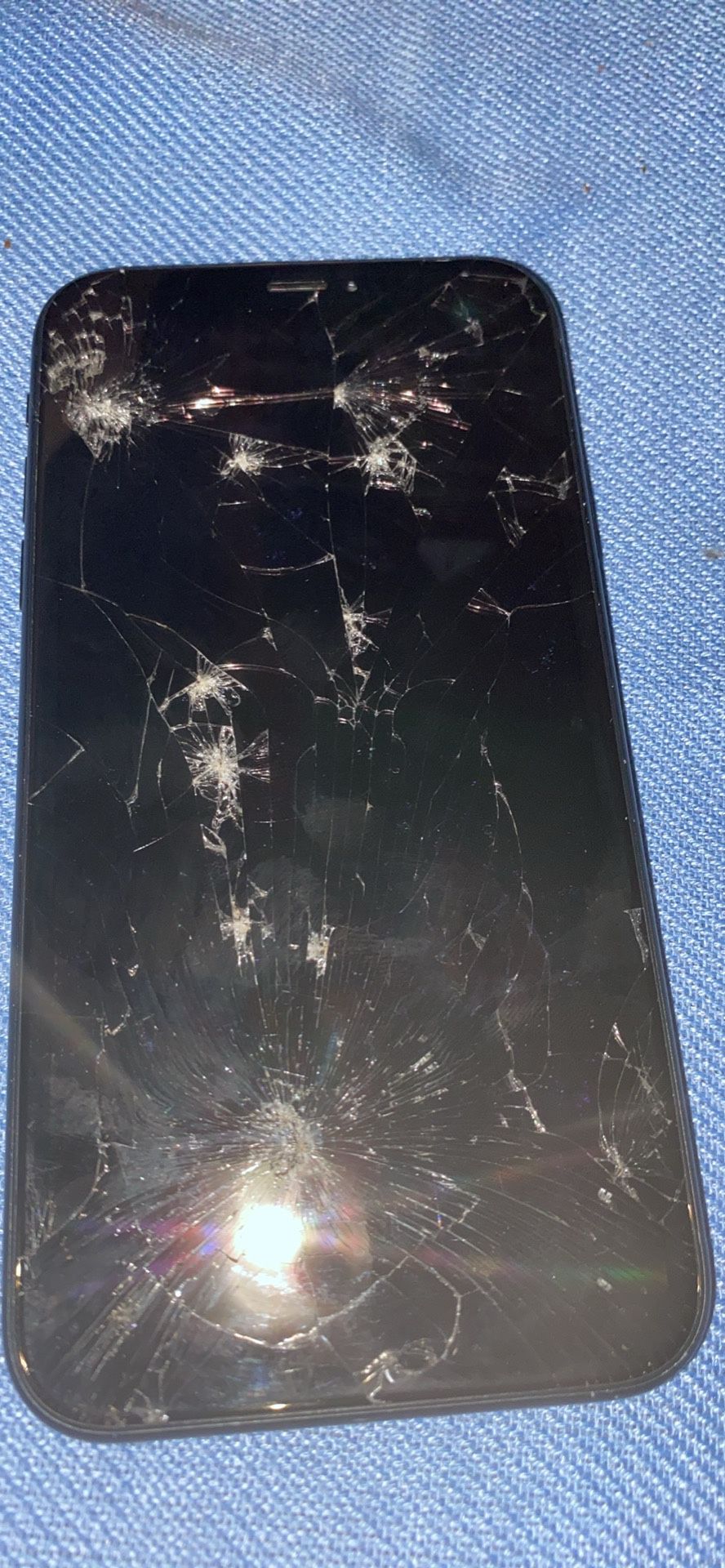 Cracked IPhone XR BLACK