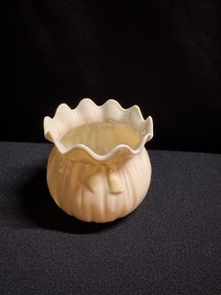 Belleek Ireland Shamrock Small Ruffled Bowl