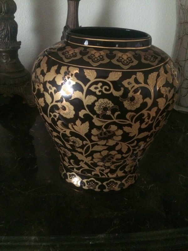 Flower vase