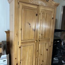 Broyhill Pine Amours