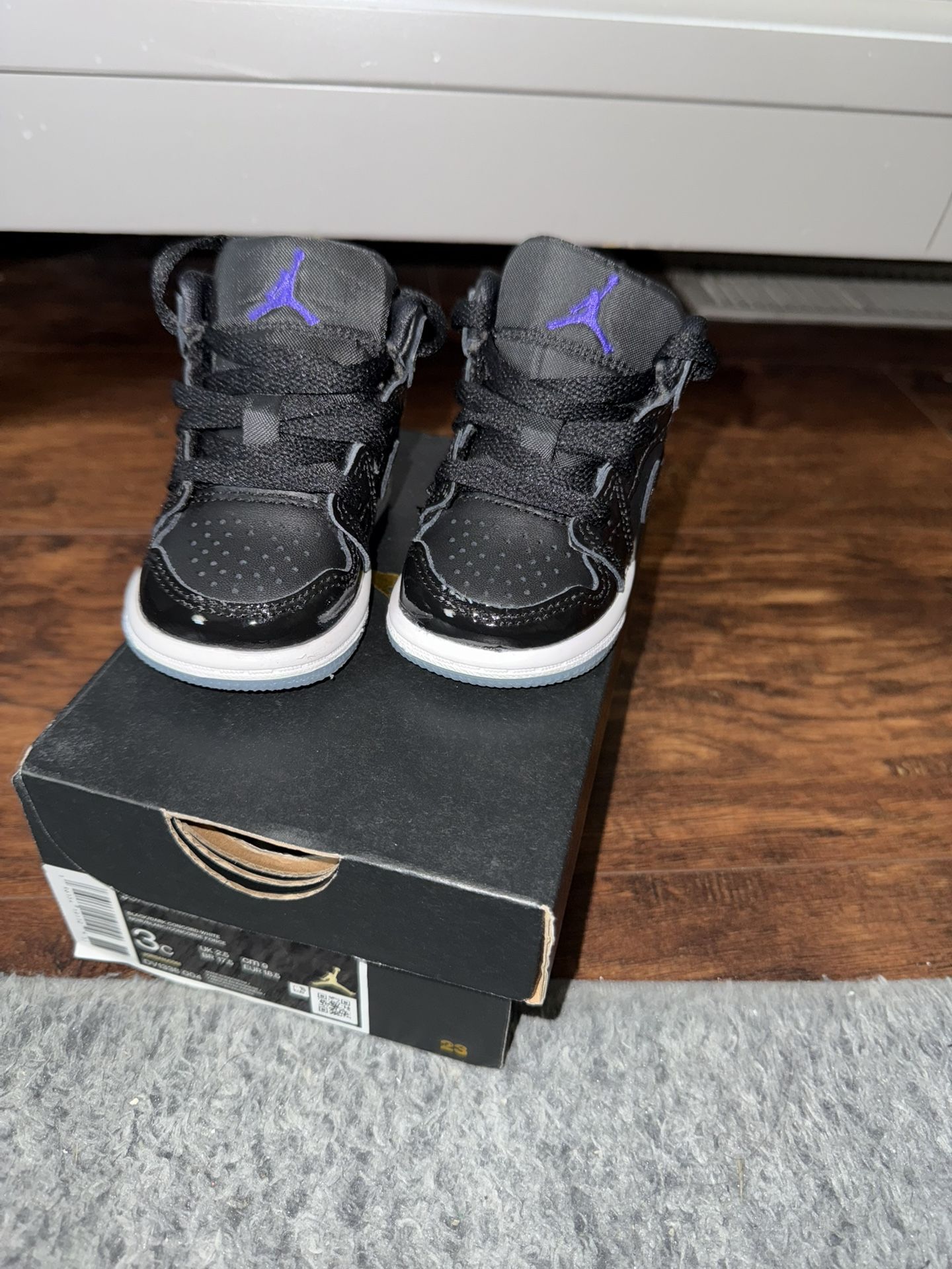 Jordan 1 Mid SE