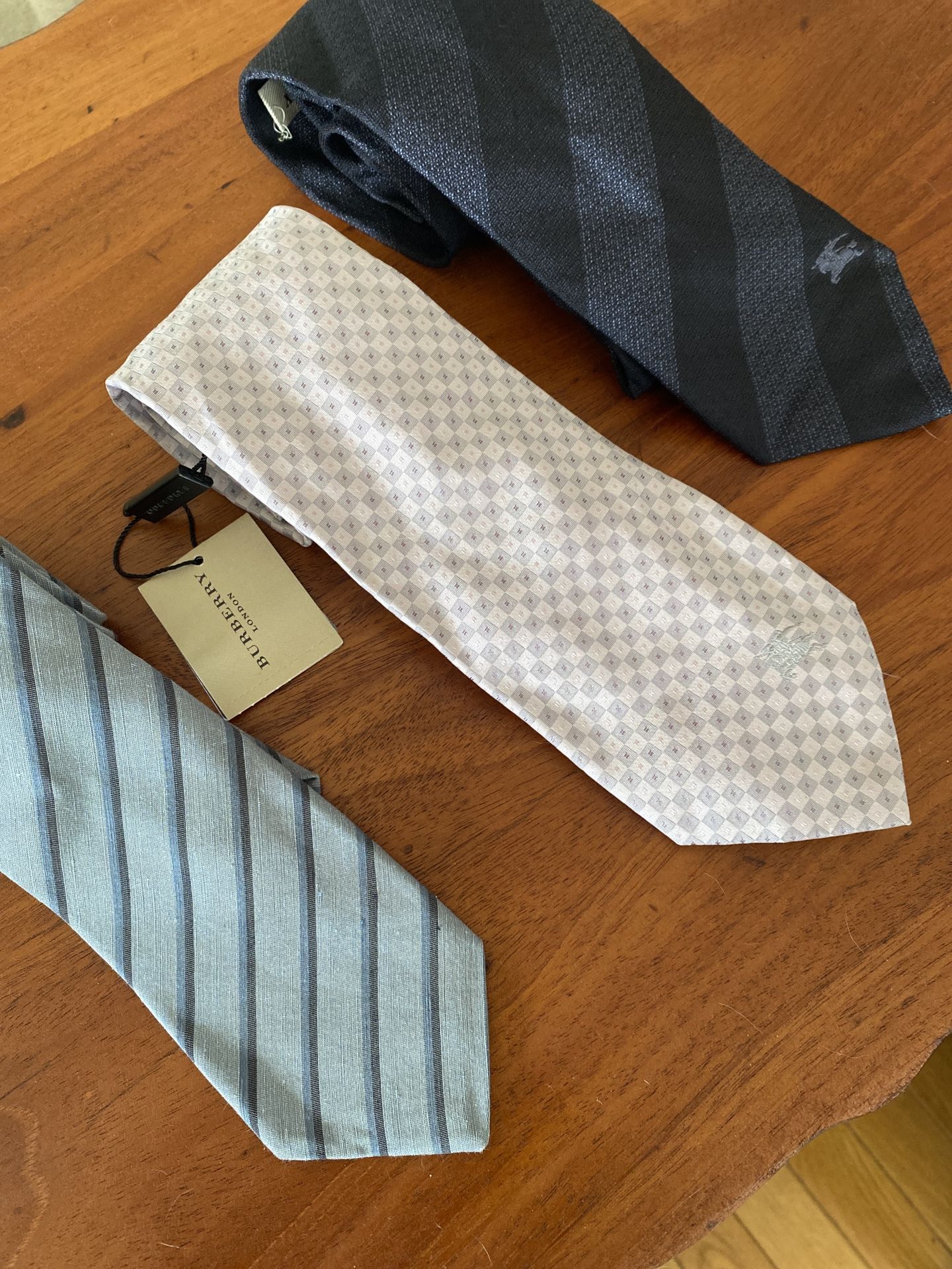 6 Burberry Neckties