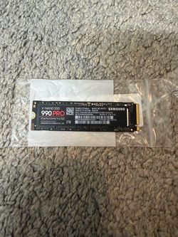Samsung 990 PRO 2TB PCIe 4.0 NVMe M.2 Internal SSD