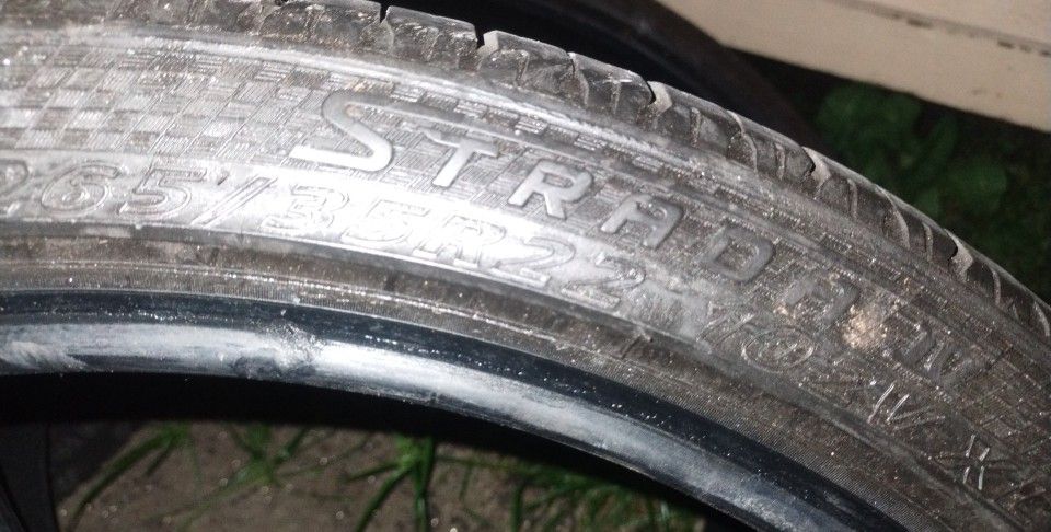 One 265/35/22 Like New Performance Tire 