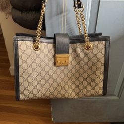 Gucci GG Supreme Padlock Medium