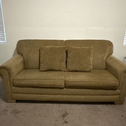Comfortable Gold Couch (convertible)