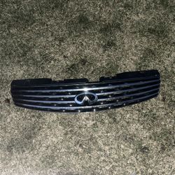 Infiniti G35 Silver Grille