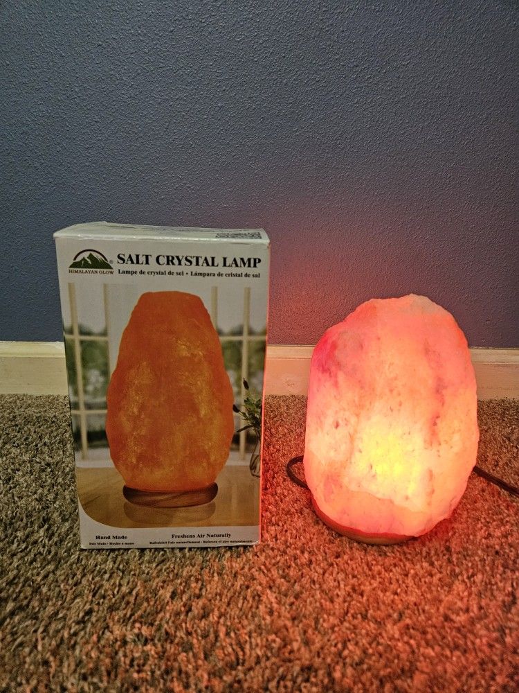 New In Box Himalayan Salt Lamp