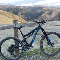 2019 Pivot Mach 6 Mountain Bike Enduro Trail Small frame 