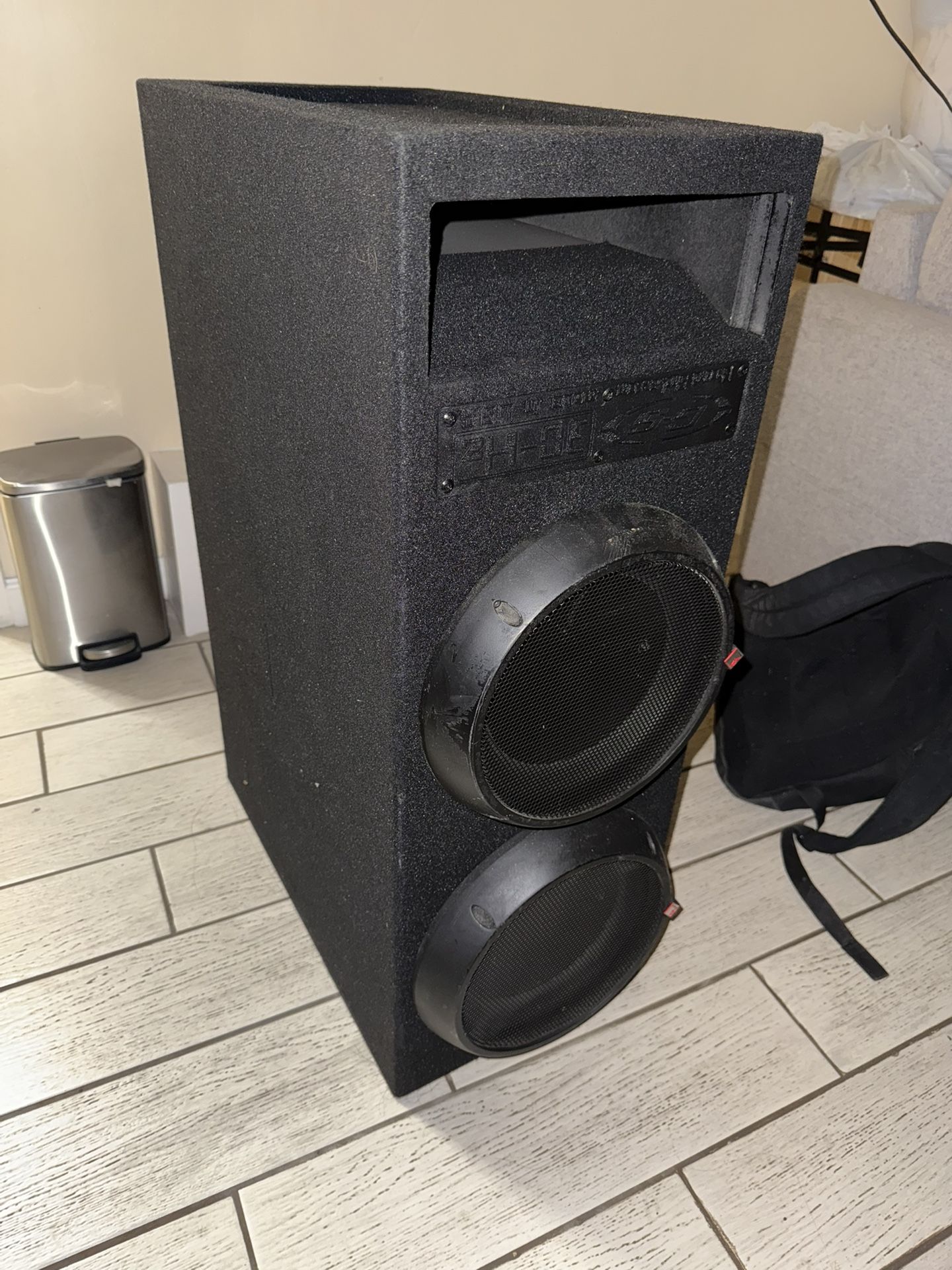 Vendo La Caja Es Para Subwoofers 10 Pulgadas