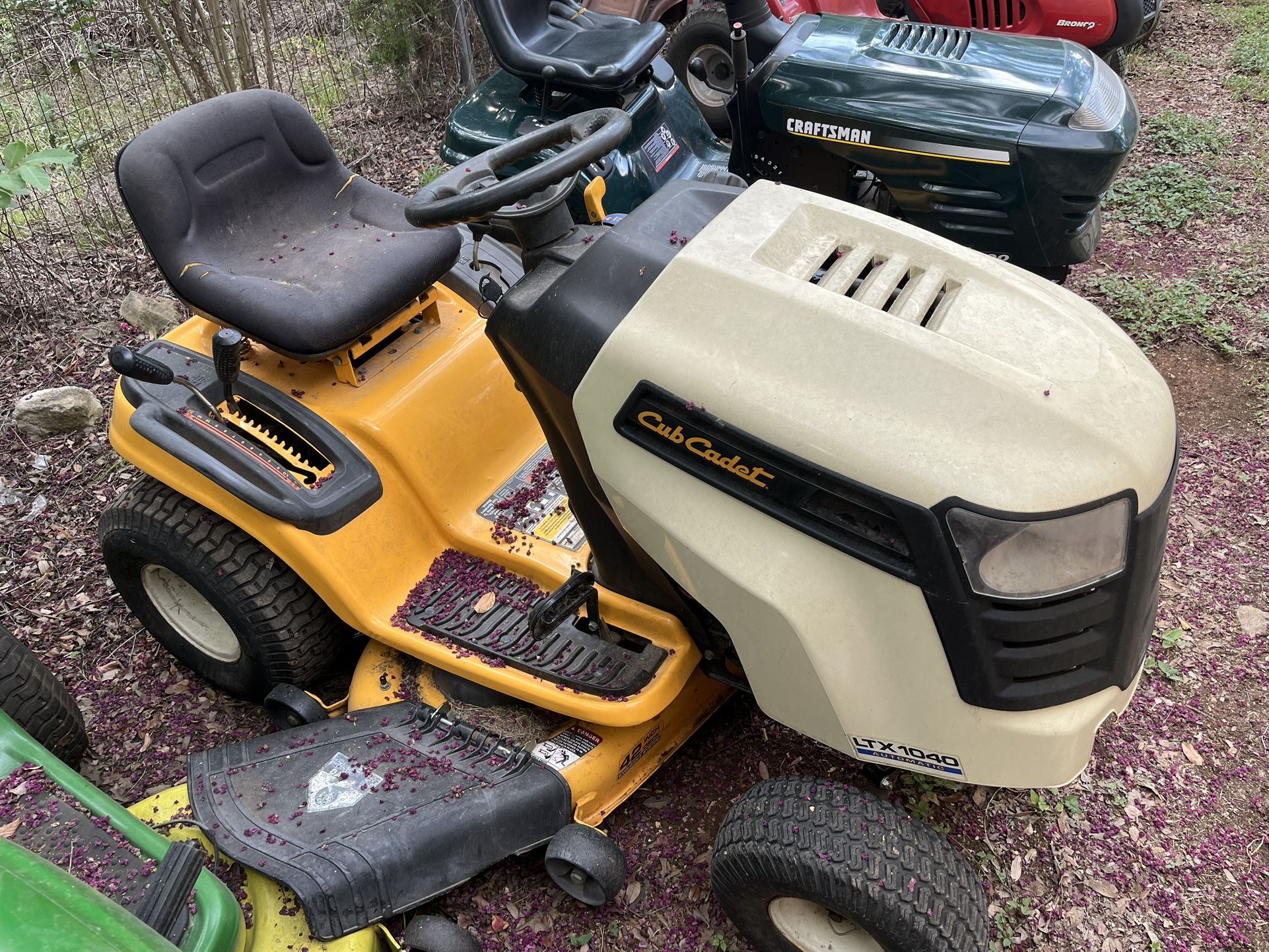 Cub Cadet LTX1040 42” Riding Lawn Mower 20hp