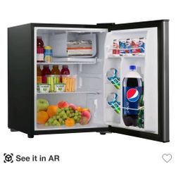 Mini Fridge Whirlpool 90.00 