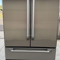 REFRIGERATOR GE MONOGRAM COUNTER DEEP