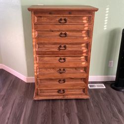 Dresser 