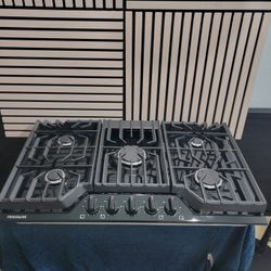 Black 36″ Frigidaire Gas Cooktop – Great Condition, Ready to Install