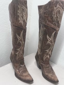 Dan Post Jilted Ladies Brown Leather Size 9M Knee High Western Boots DP3709. Pre owned in good condition with normal signs of usage.