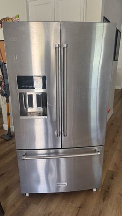 Kitchen aid fridge *pending*