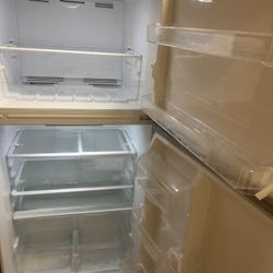 Insignia Refrigerator 