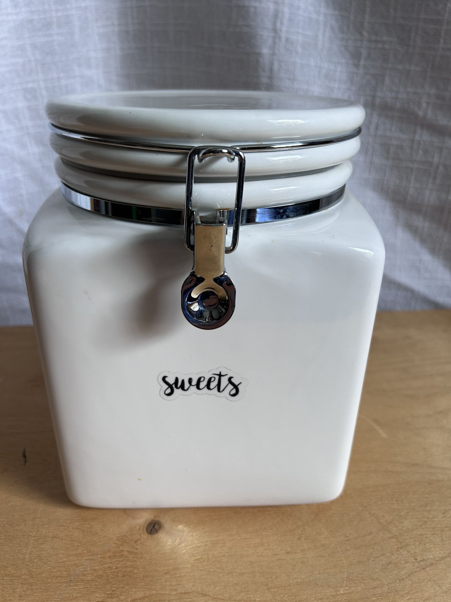 VERY LARGE WHITE GLASS STORAGE JAR