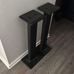 Speaker stands. (Studio speakers, home speakers, tv speakers.