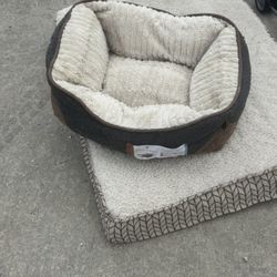 Small Pet bed $10/large Pet bed $15