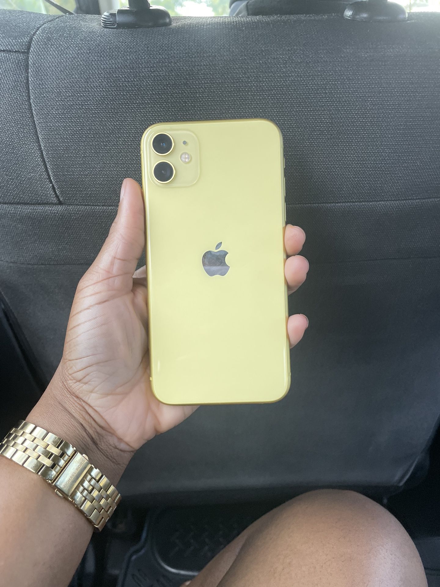 iPhone 11 (yellow) 