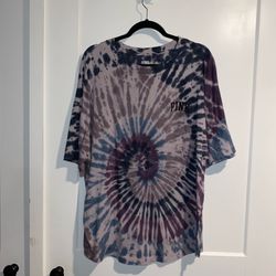 New no tags VS PINK varsity crew tee tye dye swirl logo size large