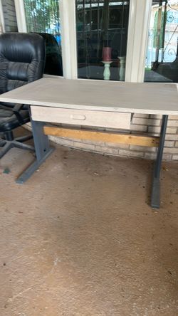 Desk with drawer 20.00