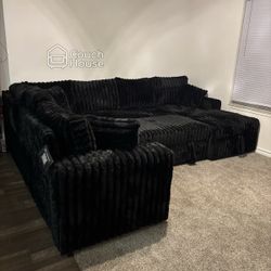 Gorgeous Black Fluffy Sectional Couch With Bed & Storage Delivery available 🚚