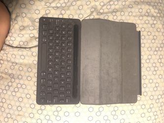 Original Apple iPad keyboard and cover