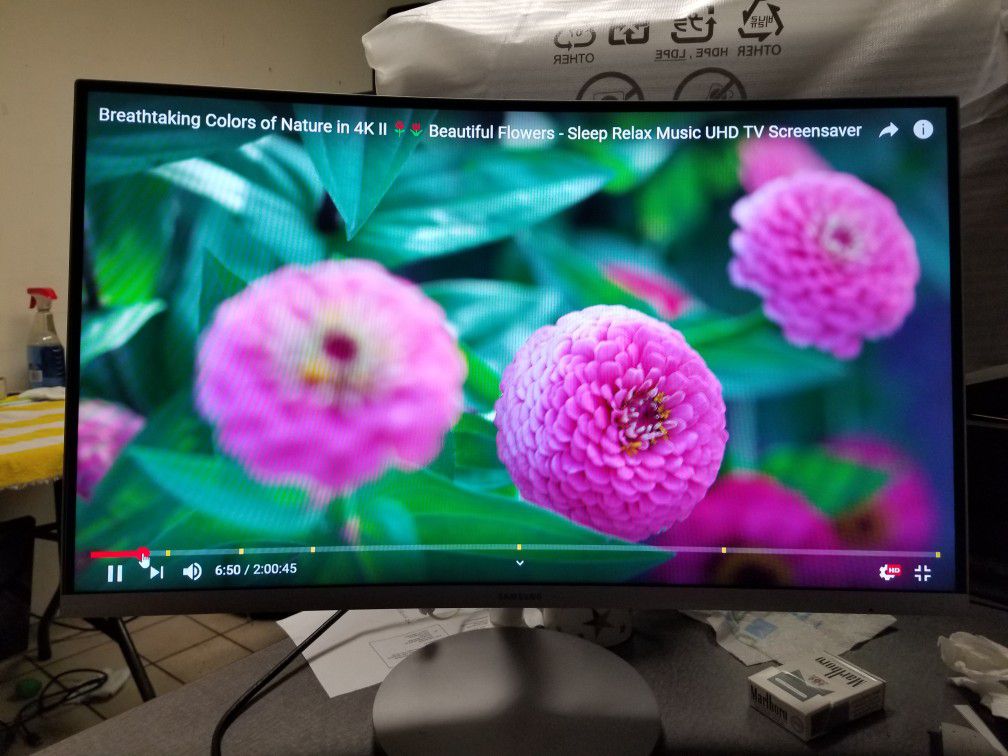 Samsung 27" curved monitor
