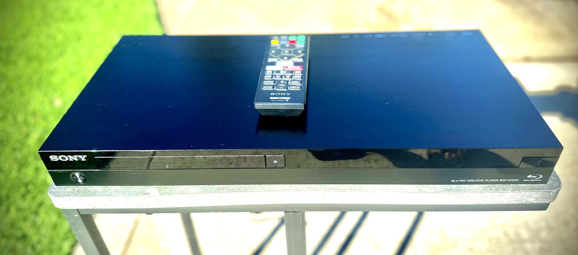 SONY BDP-S7200 3D BLU RAY PLAYER WITH WIFI AND 4K UPSCALING 110 VOLTS