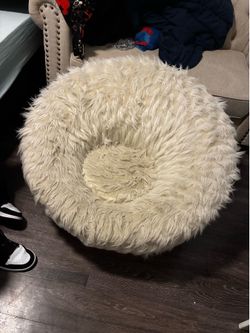 Pottery barn teen rotating fuzzy chair