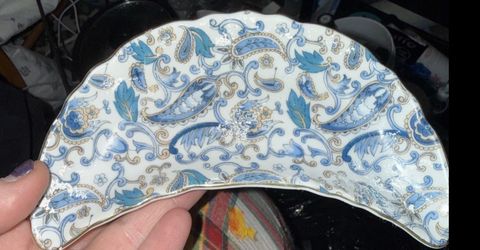Set of 4 blue paisley Lefton China crescent dishes
