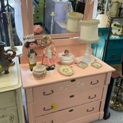 Vintage Peach Dresser With Mirror