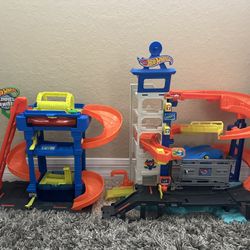 Hotwheels Track Racing Garage 