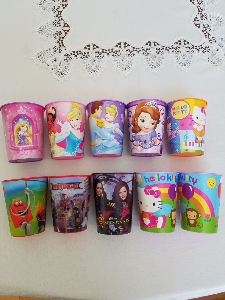 10 Plastic Character Cups- kids