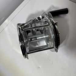 PENN SENATOR  9/0  VINTAGE CONVENTIONAL REEL  NICE And  Clean 