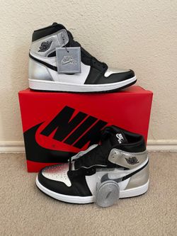 Jordan 1 Metallic Silver size 10.5M / 12W